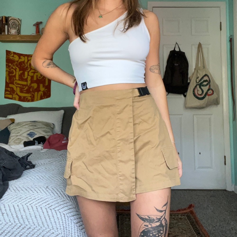 khaki squort
